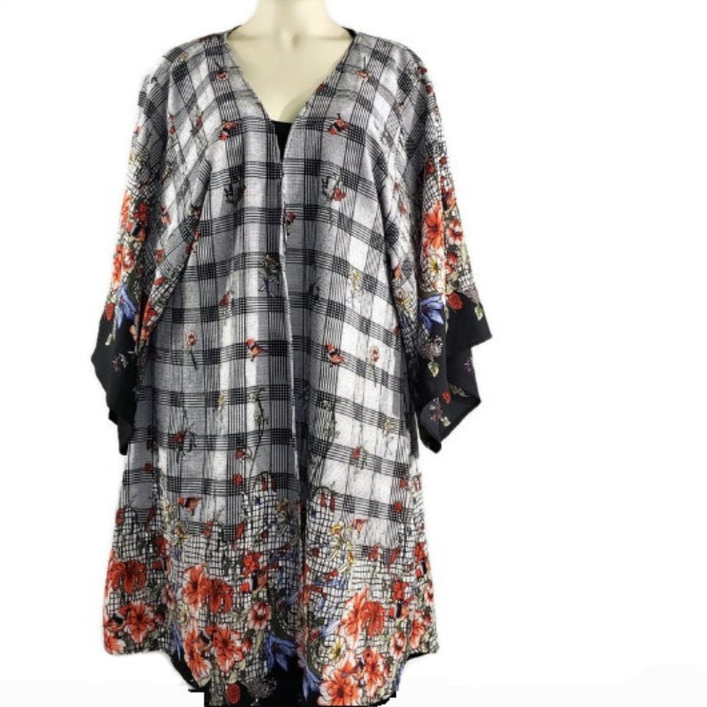 R.U.B.Z gray floral Kimono made in USA open front